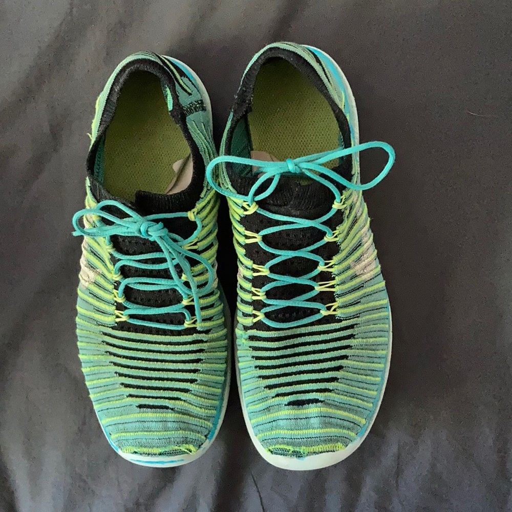 Neon Nike Free RN Flyknit